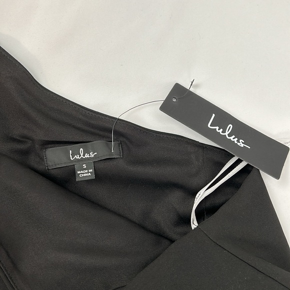 Lulu’s NWT Stay Gorgeous One-Shoulder Puff
Sleeve Mini Dress in Black size Small - Picture 4 of 12